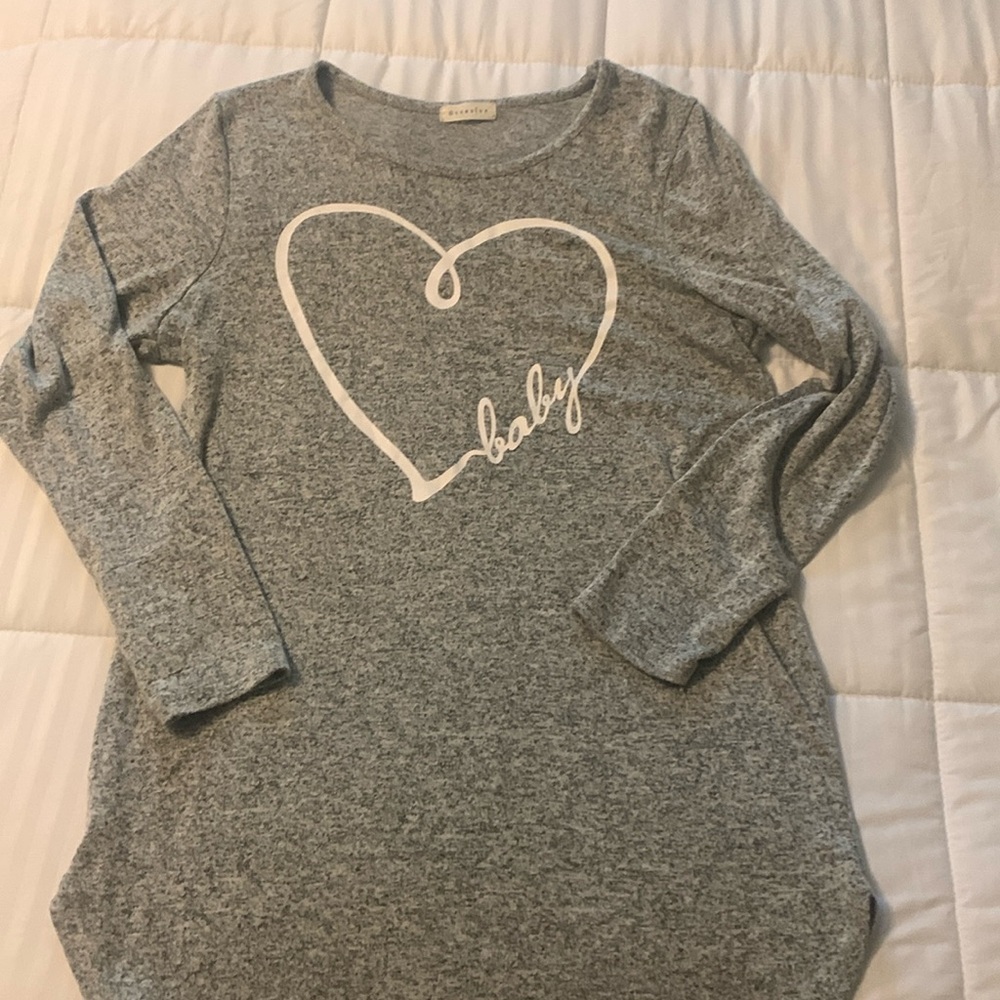 Maternity long sleeved top